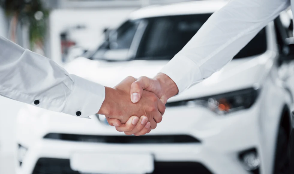 image de main qui se sere,